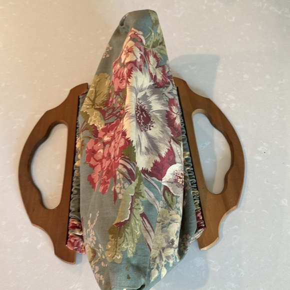Vintage 50’s Barkcloth Seafoam Multi Floral Wooden Handle Bag - Picture 8 of 11